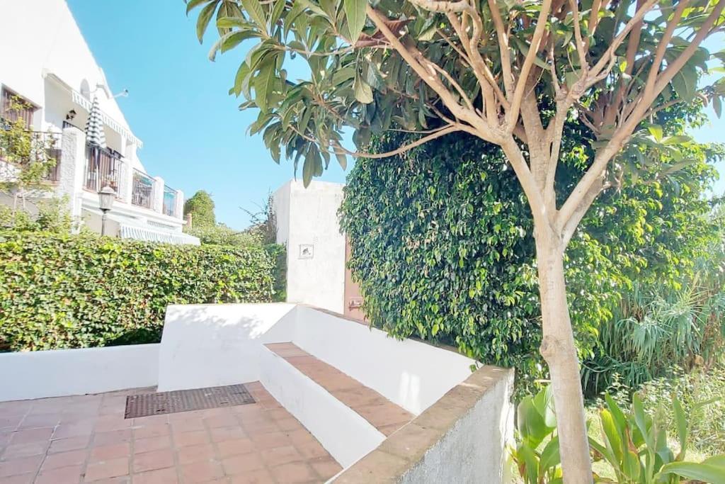 Apartamento Entero Con Solarium En Sabinillas, Con Piscina Y Al Lado Del Puerto De La Duquesa Manilva Exterior foto